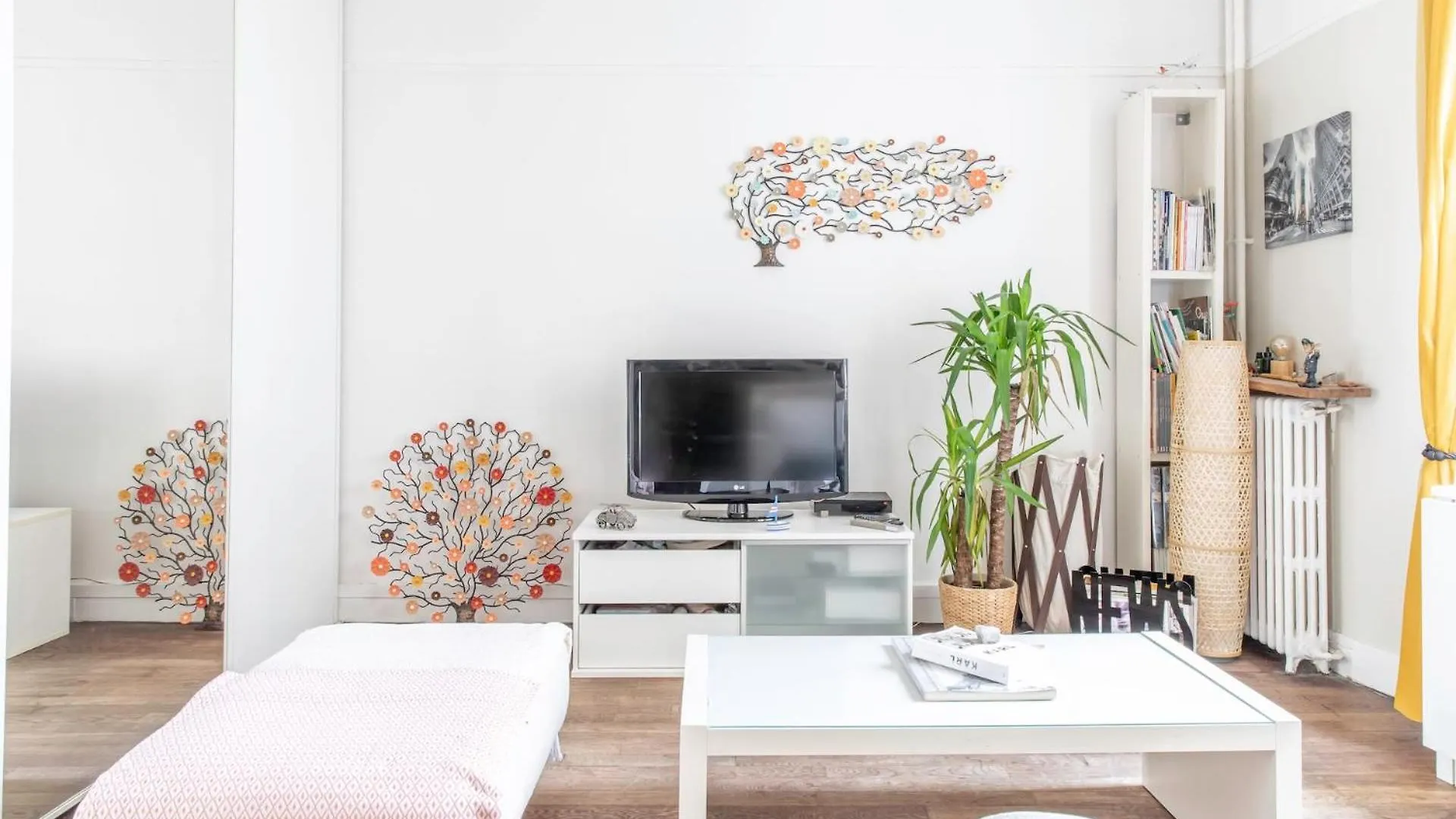 Enchanting Paris Apartment צרפת